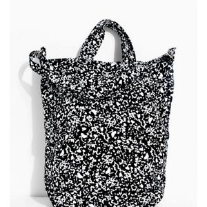 BAGGU BLACK & WHITE "BLACK STATIC" CANVAS DUCK BAG